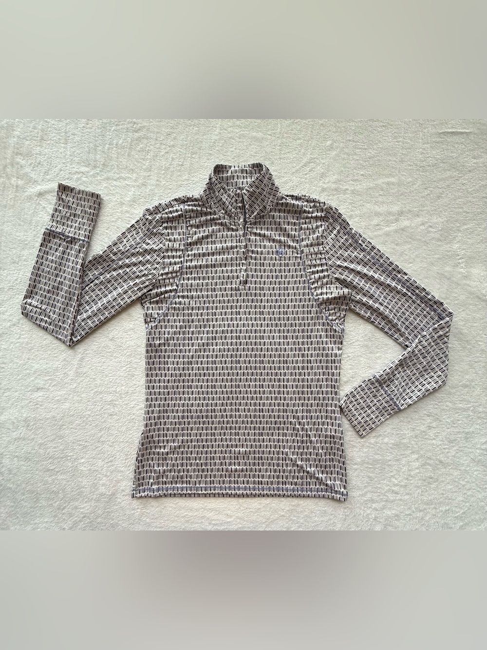 Ariat Women’s Medium Geometric Print 1/4 Zip Pullover - Picture 10 of 11